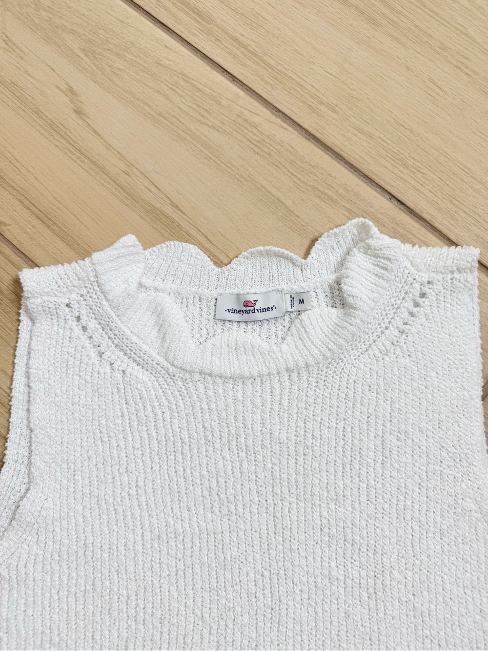 Vineyard Vines White Scalloped Sweater Tank Top Size S Preppy Coastal Knit Whale - Picture 3 of 7